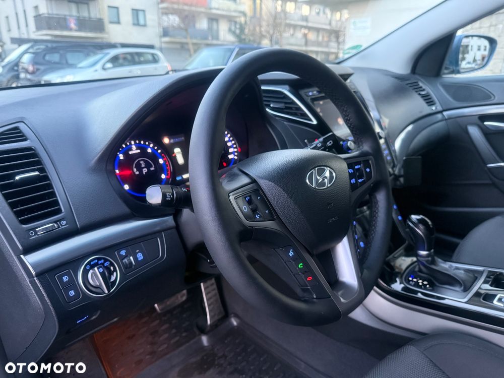 Hyundai i40 Kombi blue 1.7 CRDi DCT Premium - 17