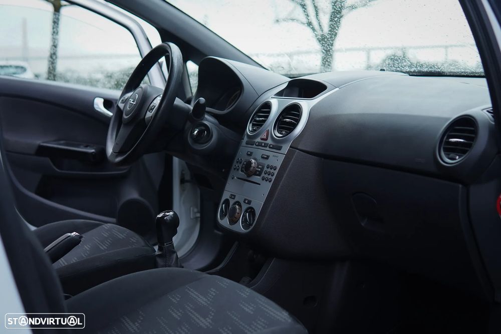 Opel Corsa 1.3 CDTI Enjoy EcoFLEX - 32