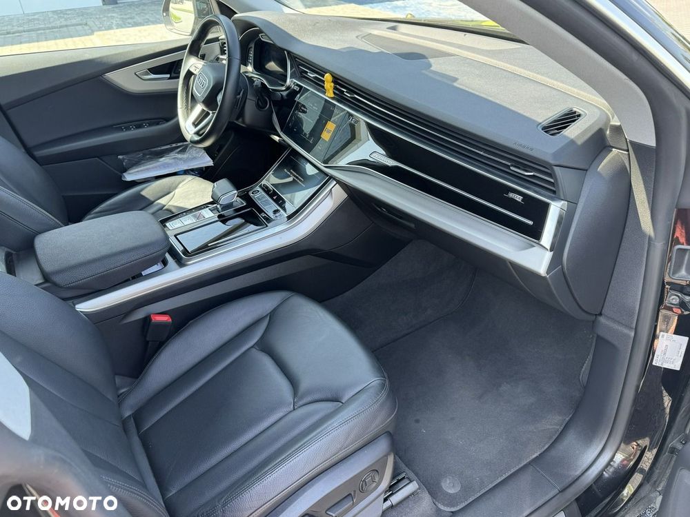 Audi Q8 55 TFSI quattro tiptronic - 11