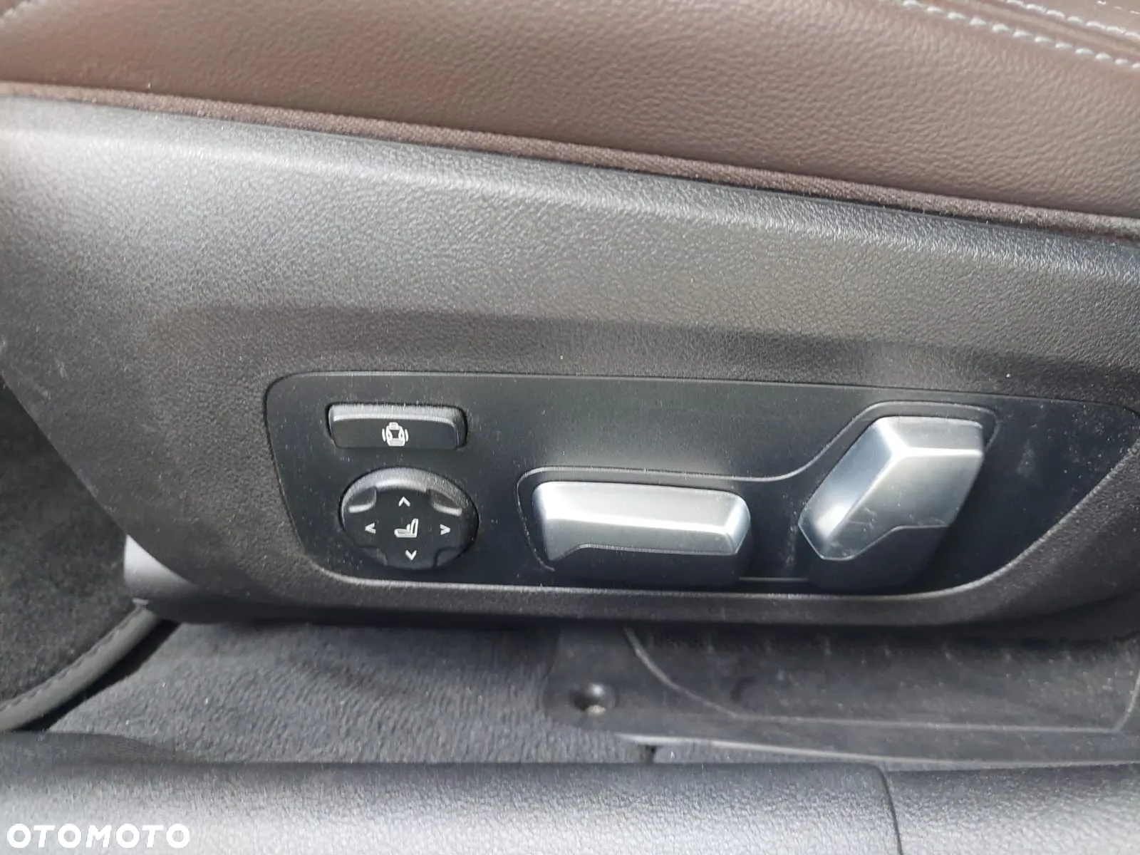 BMW Seria 3 330i M Sport - 14