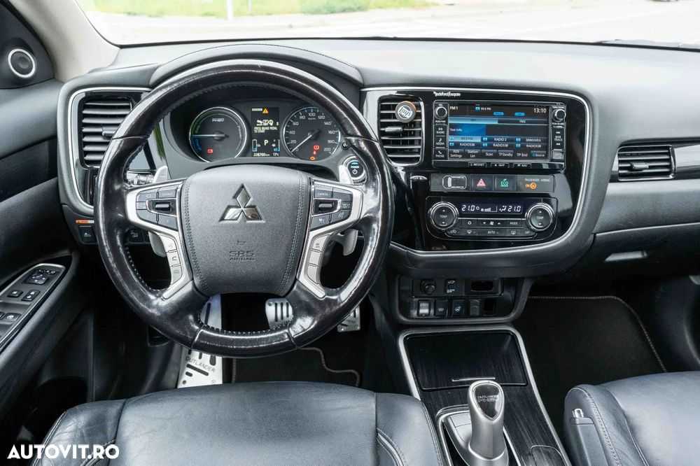Mitsubishi Outlander - 14