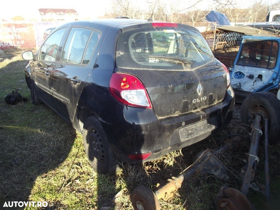 Dezmembrez Renault Clio 3 2012 motor 1.2 benzina si gaz cutie viteze - 3