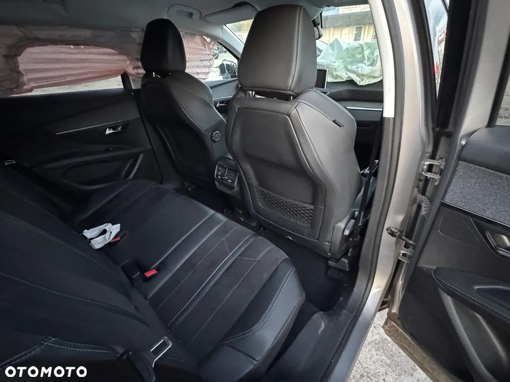 Peugeot 3008 PureTech 130 Stop & Start GPF EAT8 Roadtrip - 20
