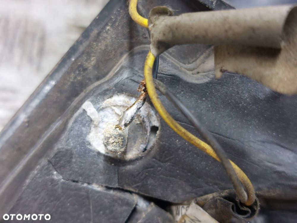 LUSTERKO LEWE + PRAWE MANUALNE VW POLO IV 2 PIN - 3