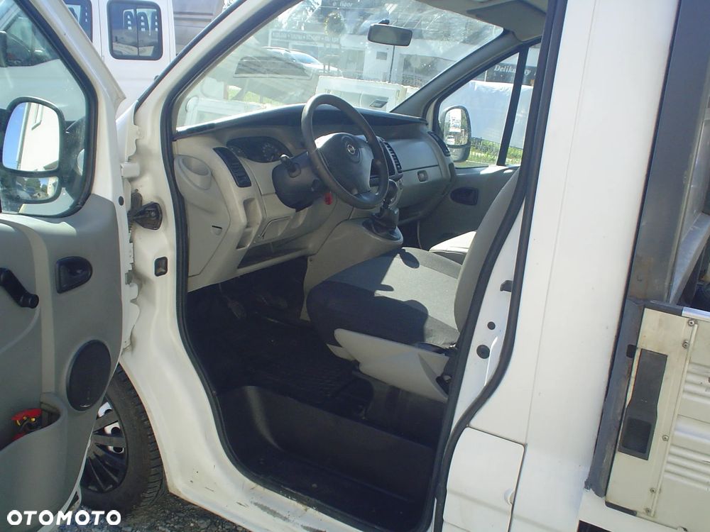 Renault TRAFIC - 6