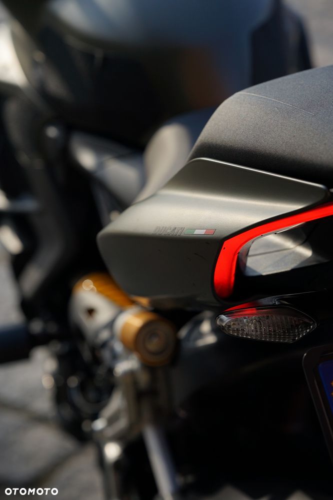Ducati Streetfighter V2 - 7