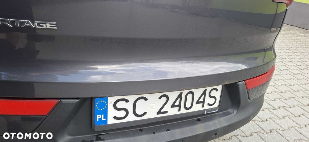 Kia Sportage 2.0 L - 8