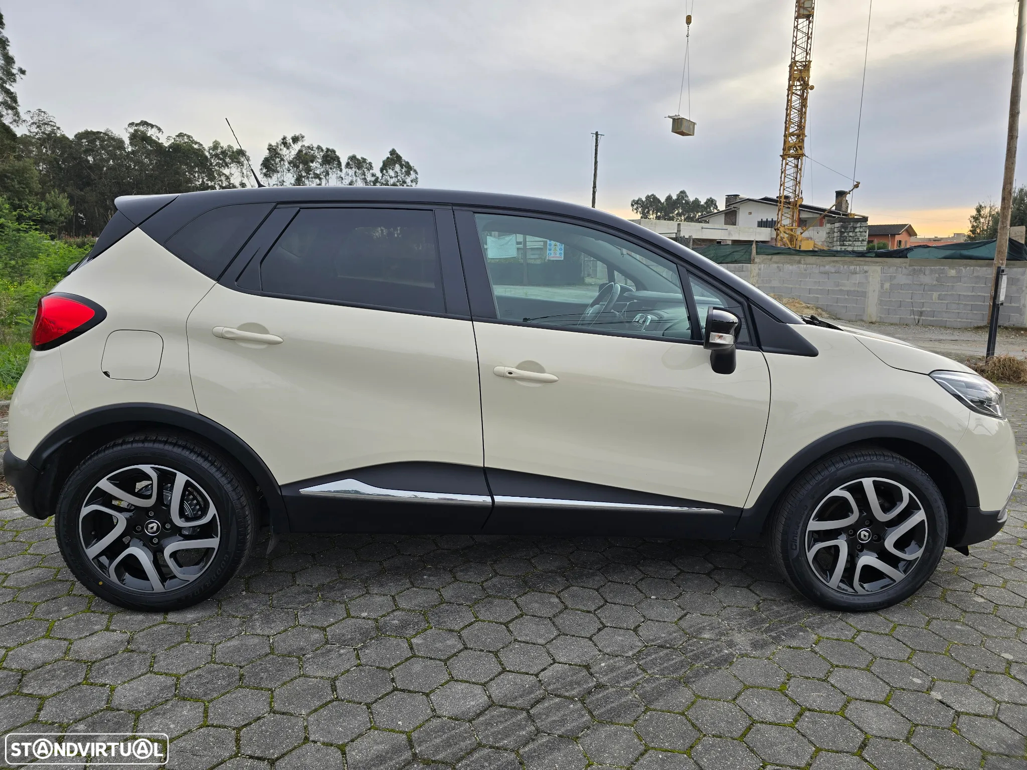 Renault Captur 1.5 dCi Exclusive - 10