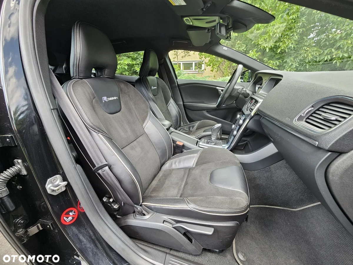 Volvo V40 D2 R-Design - 9