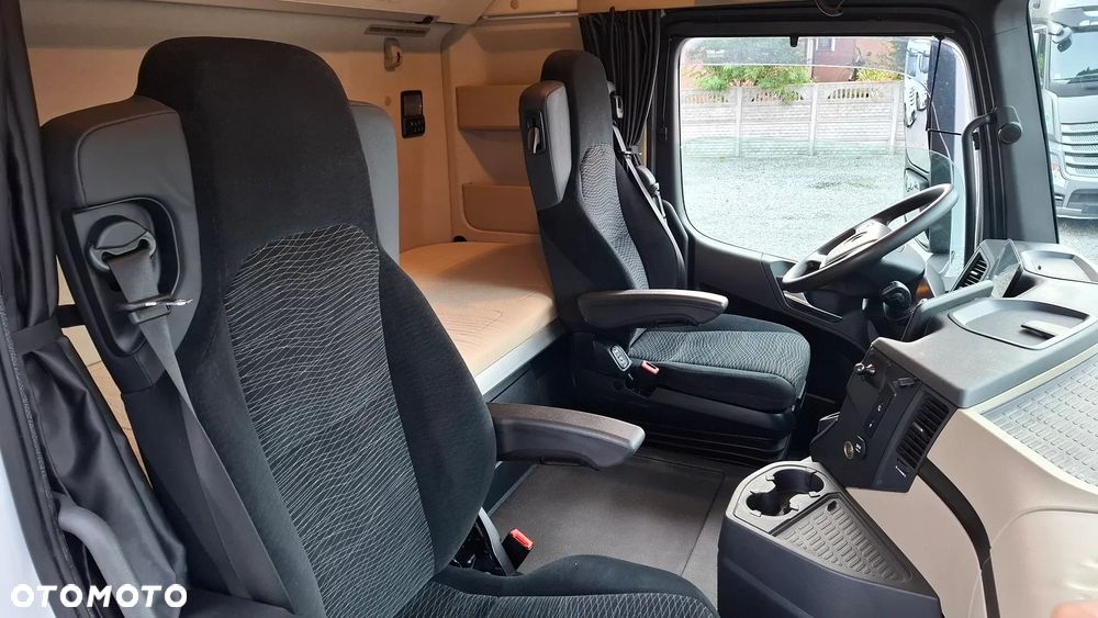 Mercedes-Benz ACTROS 1830 / 23 PALETY / WINDA / SALON PL - 25