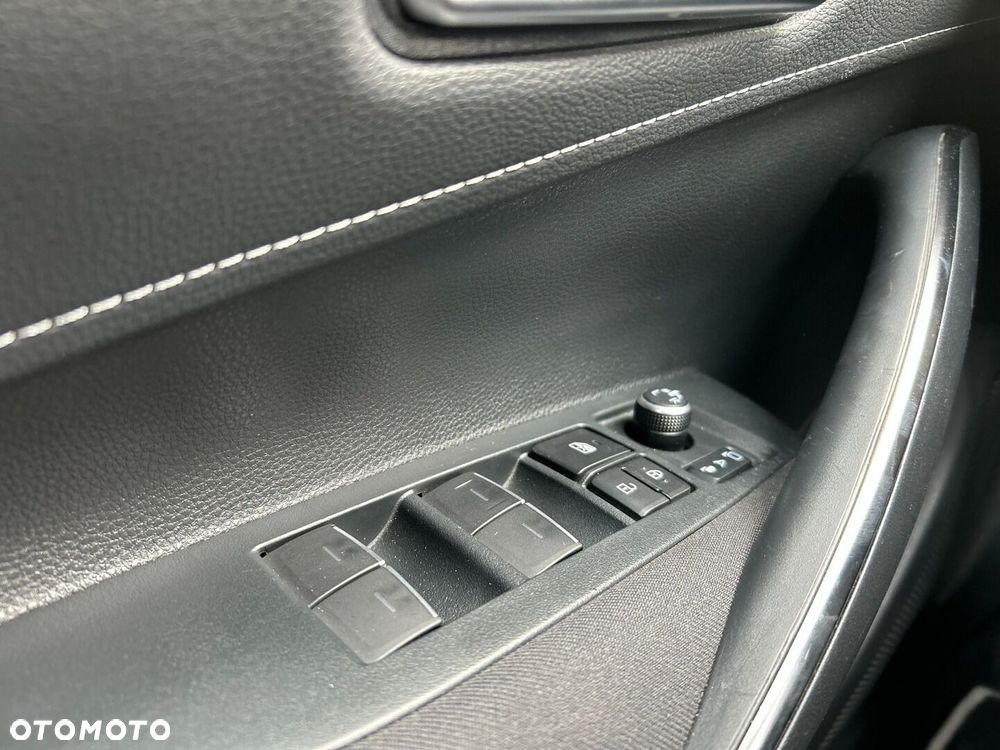 Toyota Corolla 1.8 Hybrid Comfort - 22