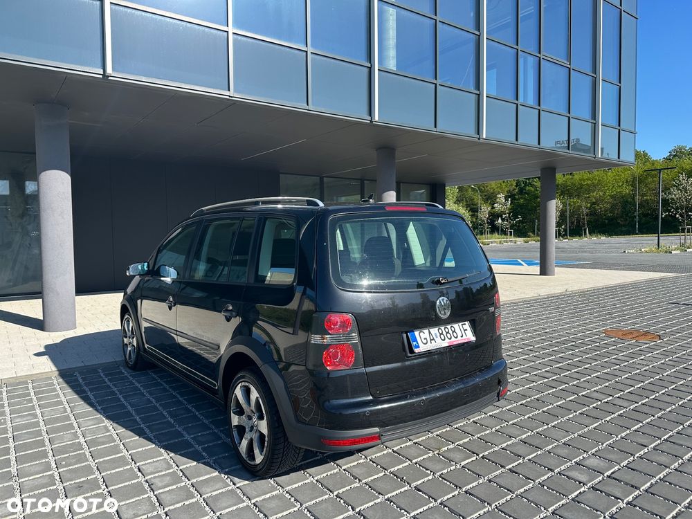 Volkswagen Touran 1.4 TSI Cross - 6