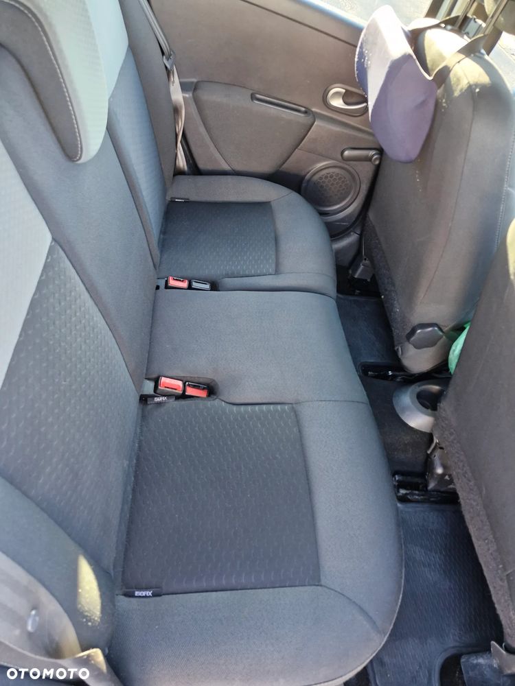 Renault Clio - 16