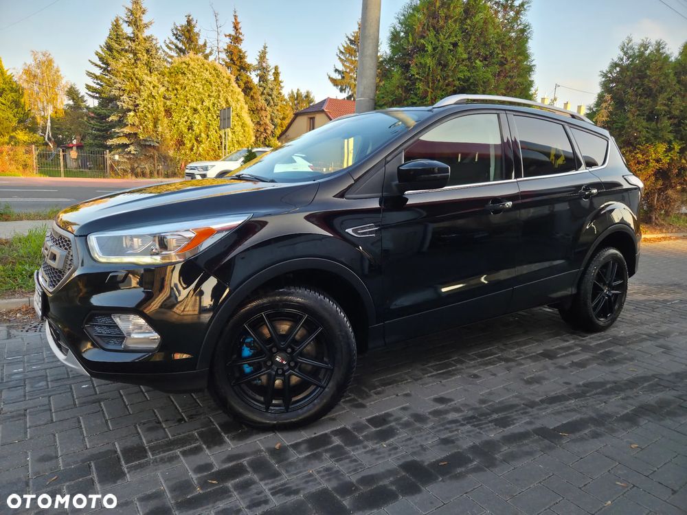 Ford Kuga 2.0 TDCi 2x4 Titanium - 4