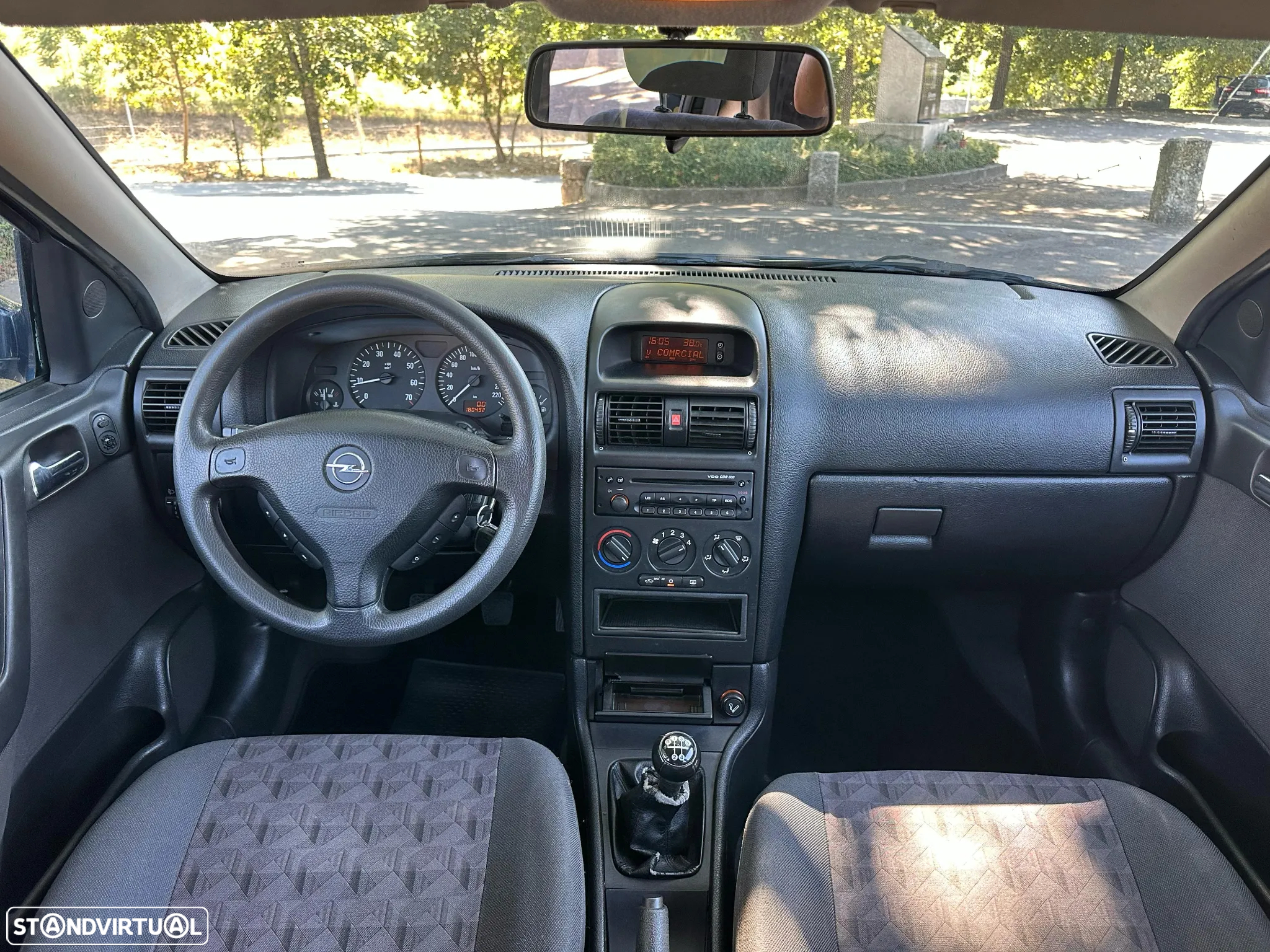 Opel Astra 1.2 Club - 10