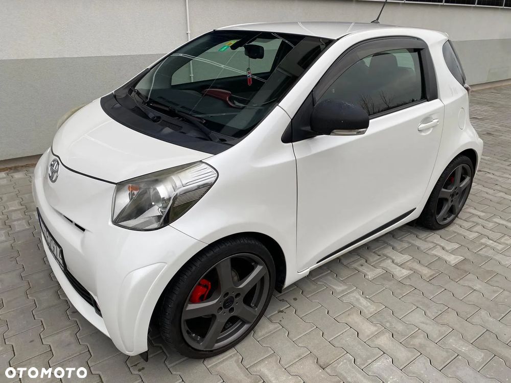 Toyota iQ - 2