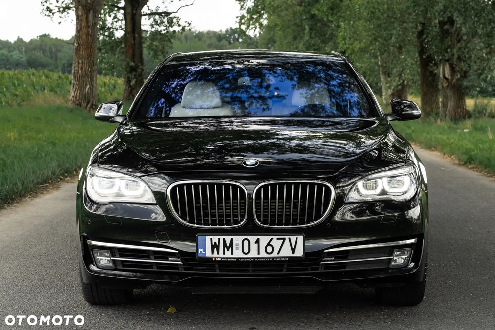 BMW Seria 7 750i xDrive - 13