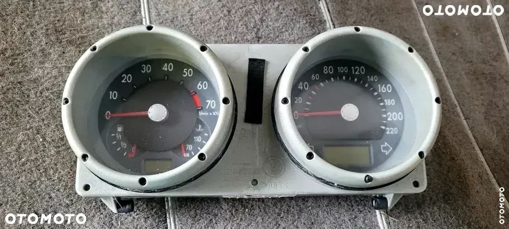 Licznik Volkswagen Polo III lift 2000 - 1