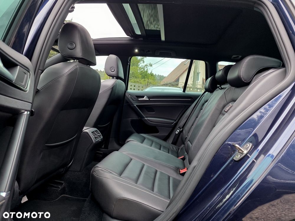 Volkswagen Golf - 10