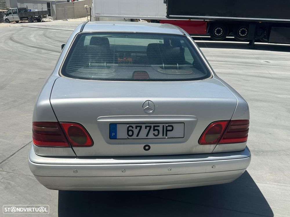 Mercedes-Benz E 220 - 5