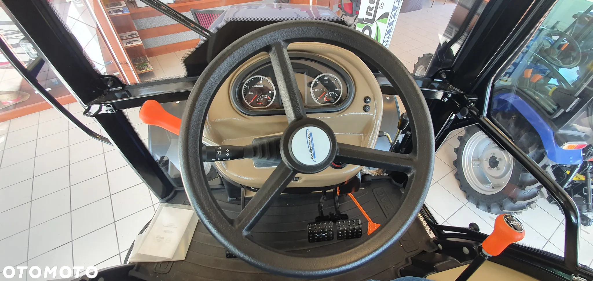 Farmtrac 555 DTC V - 9