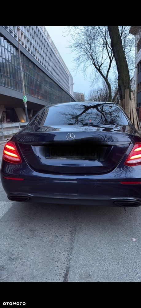 Mercedes-Benz Klasa E 220 d 4-Matic 9G-TRONIC - 2