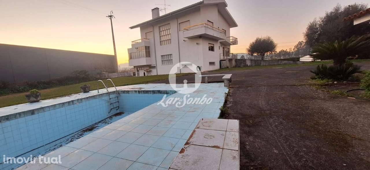 Moradia com piscina - Grande imagem: 2/31