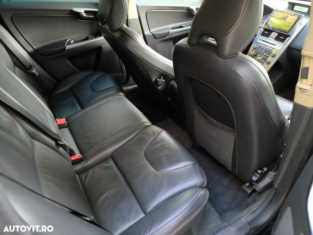 Volvo XC 60 2.4D AWD Aut. Summum - 12