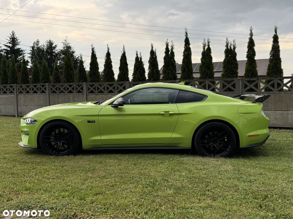 Ford Mustang - 4