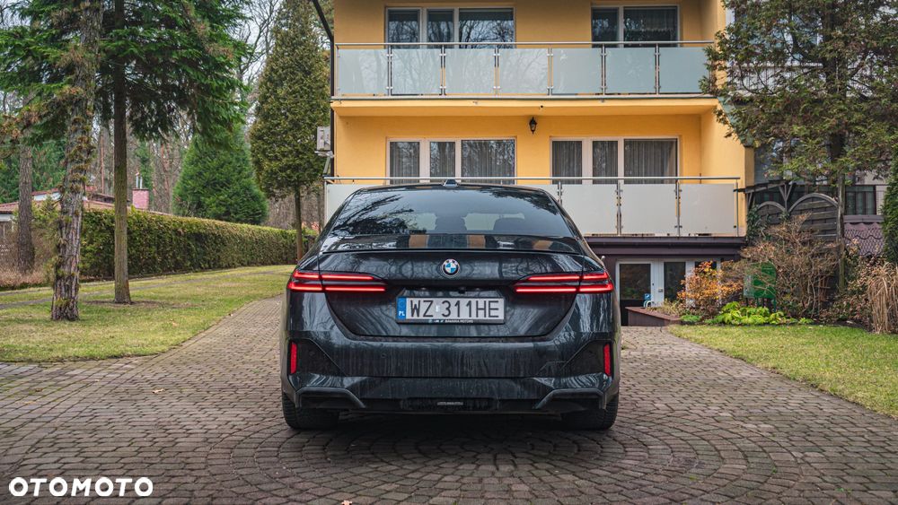 BMW Seria 5 520d xDrive mHEV M Sport - 2