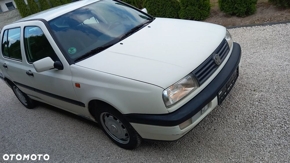 Volkswagen Vento - 1
