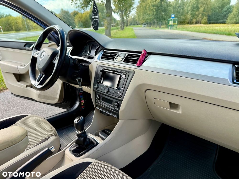 Skoda RAPID 1.6 TDI DPF Elegance - 17