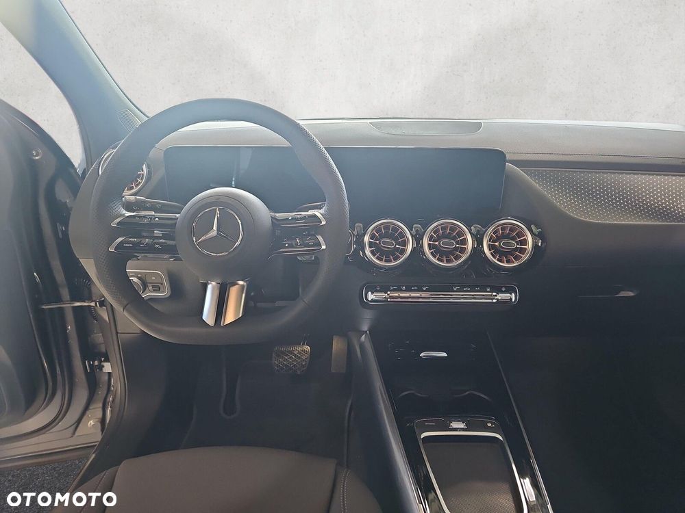 Mercedes-Benz EQA - 13