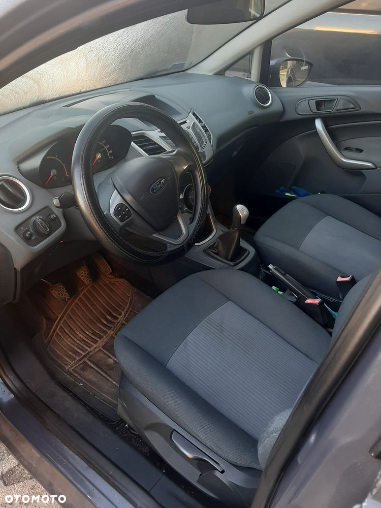 Ford Fiesta - 6