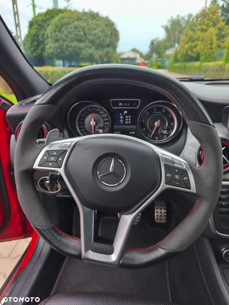 Mercedes-Benz GLA AMG 45 4Matic AMG Speedshift 7G-DCT - 14