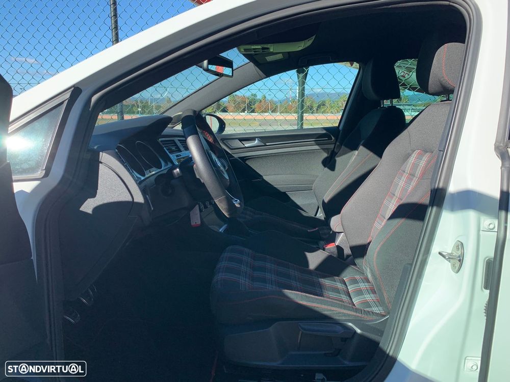VW Golf 2.0 TSi GTi - 10