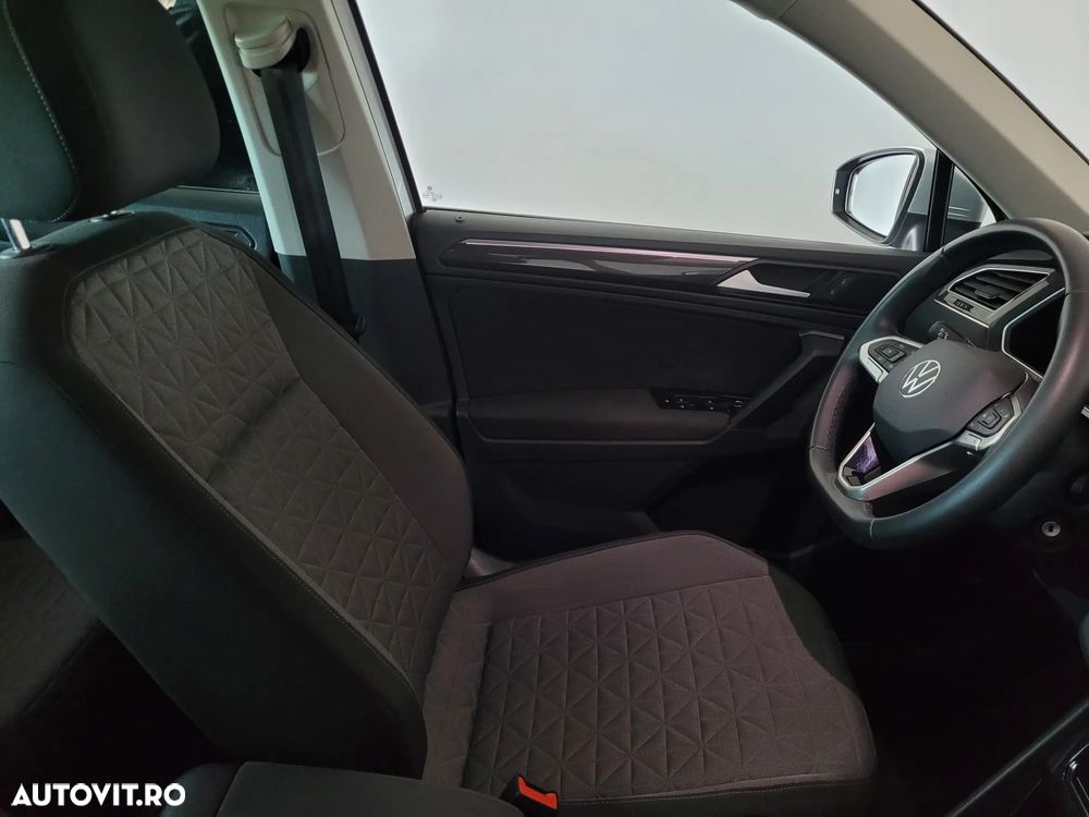 Volkswagen Tiguan - 9