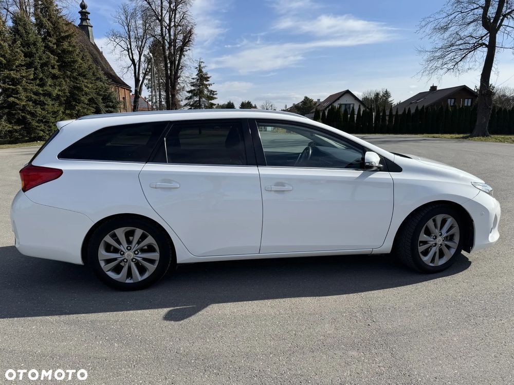 Toyota Auris 2.0 D-4D Premium Comfort - 6