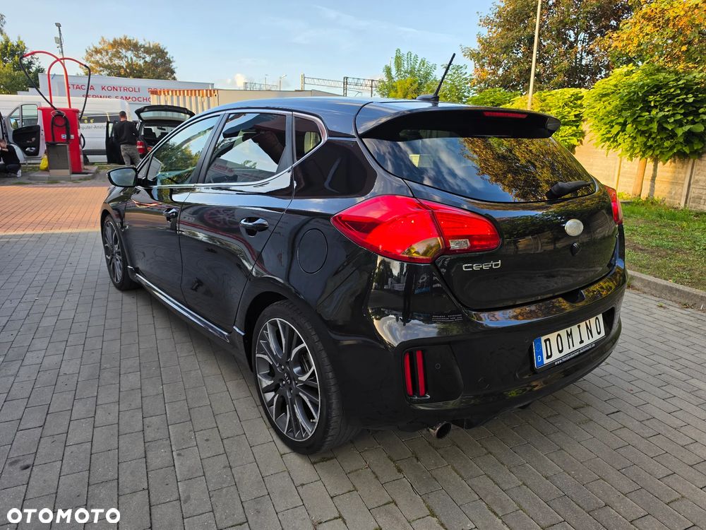 Kia Ceed - 9