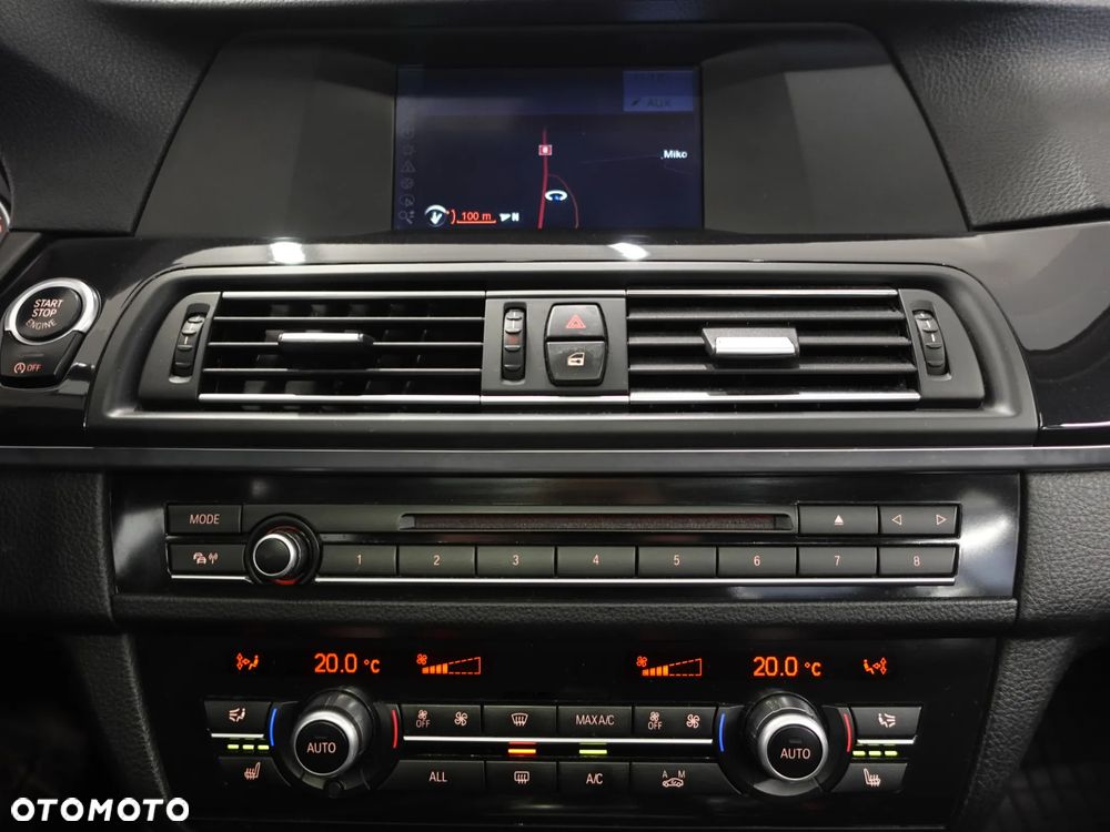BMW Seria 5 528i - 36