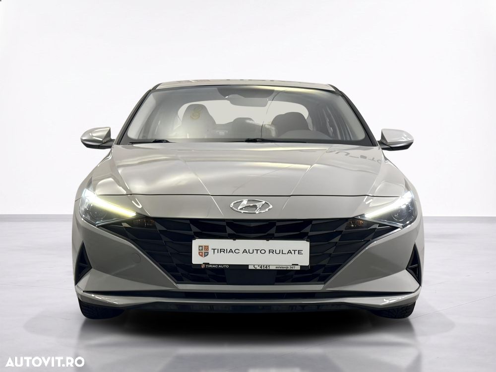 Hyundai Elantra - 9
