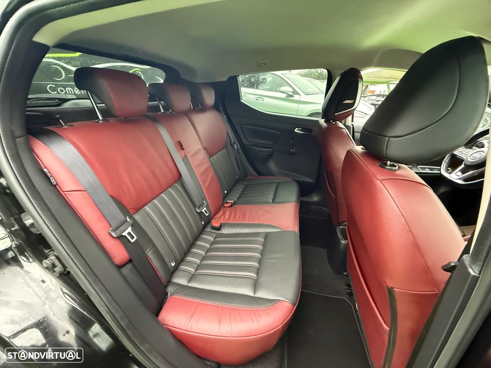 Nissan Micra 0.9 IG-T BOSE Limited Edition S/S - 16