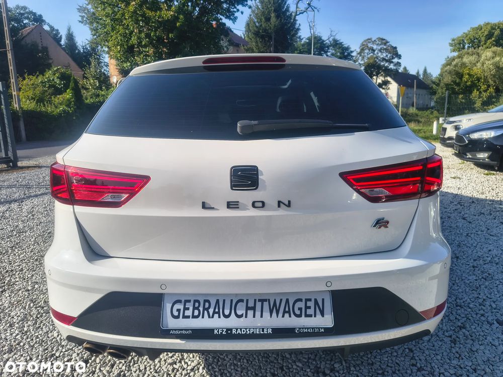 Seat Leon 1.5 eTSI OPF DSG FR Black Edition - 8