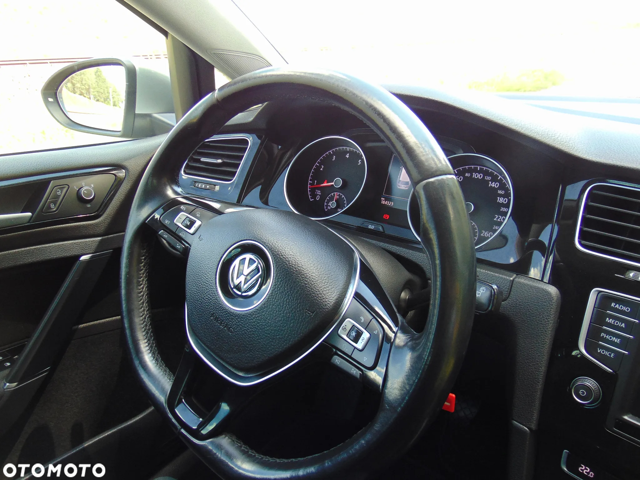 Volkswagen Golf VII 1.4 TSI BMT Highline - 17