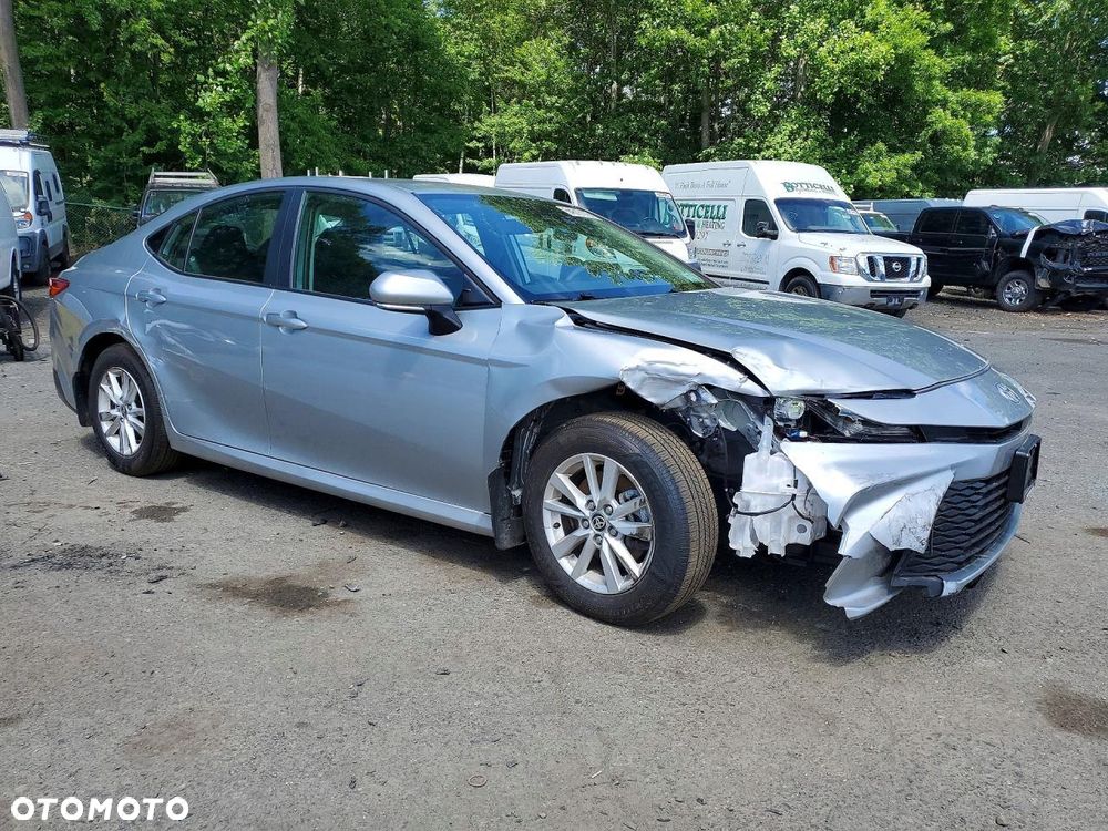 Toyota Camry - 3