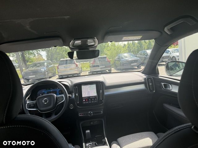 Volvo XC 40 B3 Plus Dark - 25