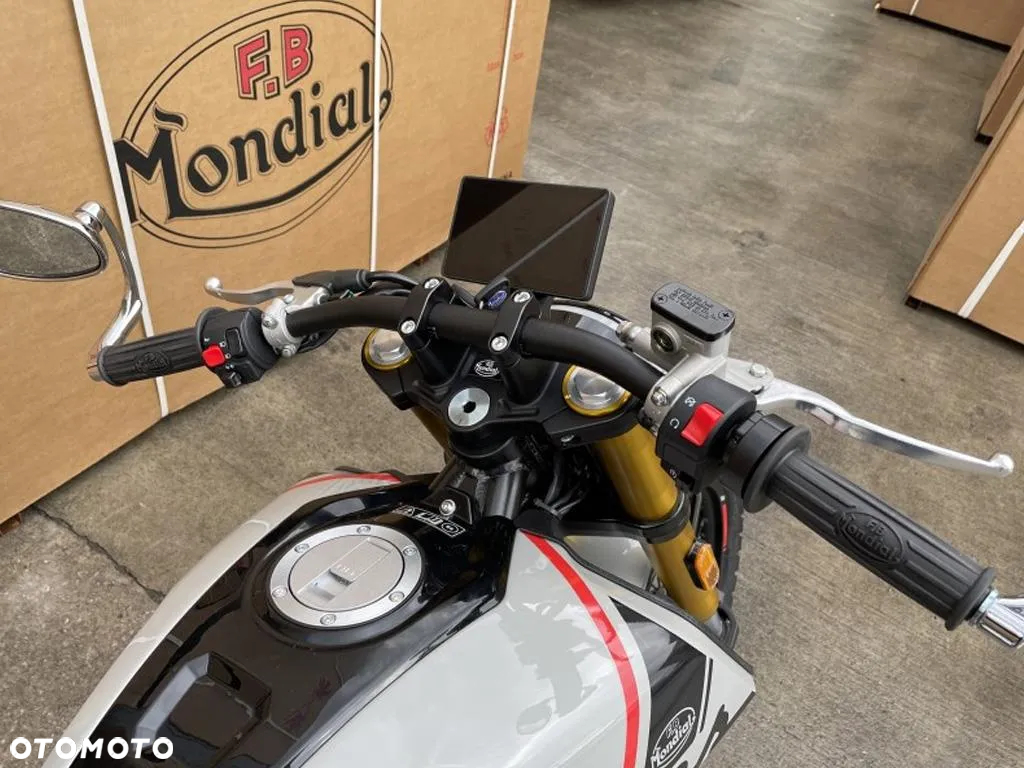 Mondial HPS 125 - 9