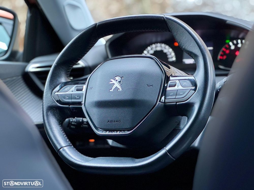 Peugeot 2008 1.2 PureTech Allure - 18