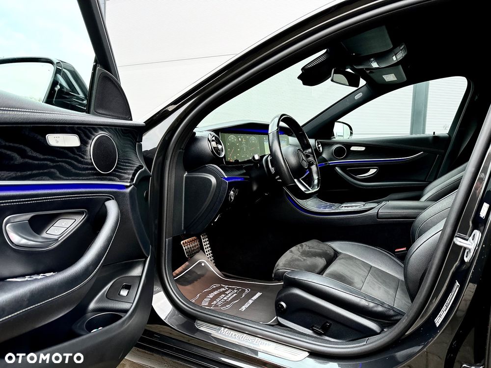 Mercedes-Benz Klasa E 220 d T 9G-TRONIC AMG Line - 24