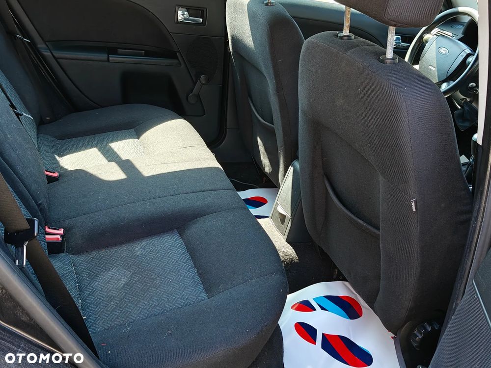 Ford Mondeo 1.8 Ghia - 17